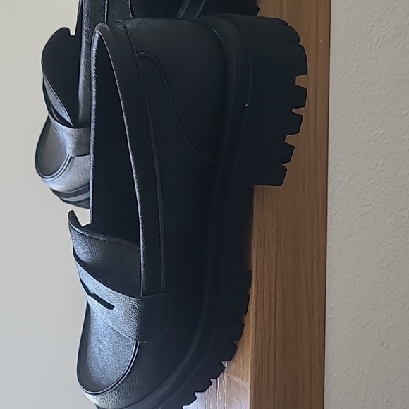 Seychelles Memory Foam Black Chunky Loafers - Picture 2 of 5